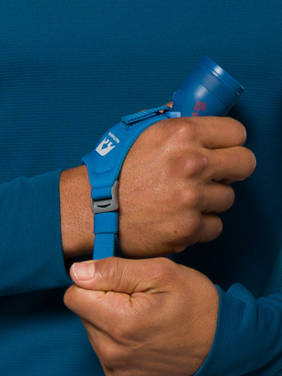 Nathan Polaris 400RX Runner’s Hand Torch – Deep Blue – On Model – Model Tightening Strap For Better Fit