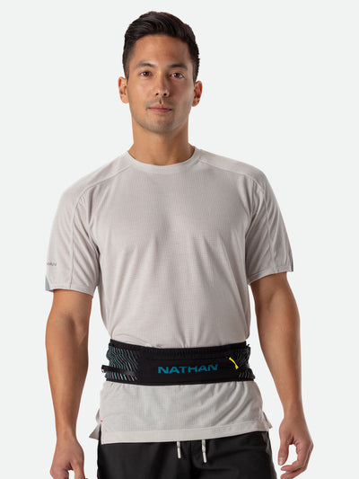 Nathan Pinnacle Belt - Black/Blue Me Away - Male Runner Front View