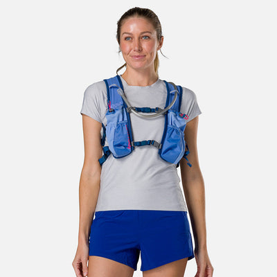 color:Periwinkle/Estate Blue||view:sku image back||seo:Nathan TrailMix 2.0 12 Liter Unisex Hydration Pack - Periwinkle/Estate Blue -  Female Runner Front View