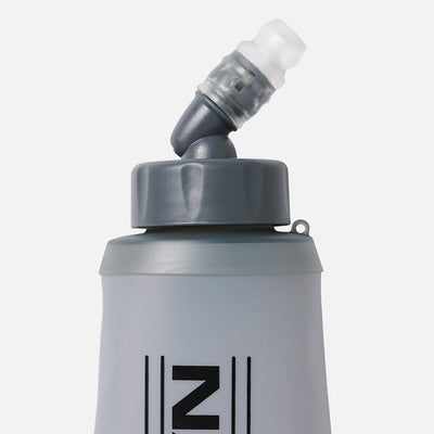 color:Black/Reflective Silver||seo:Nathan QuickStart Soft Hydration Flask 14oz (420 ml) - Detail View of Push Pull Bite Valve